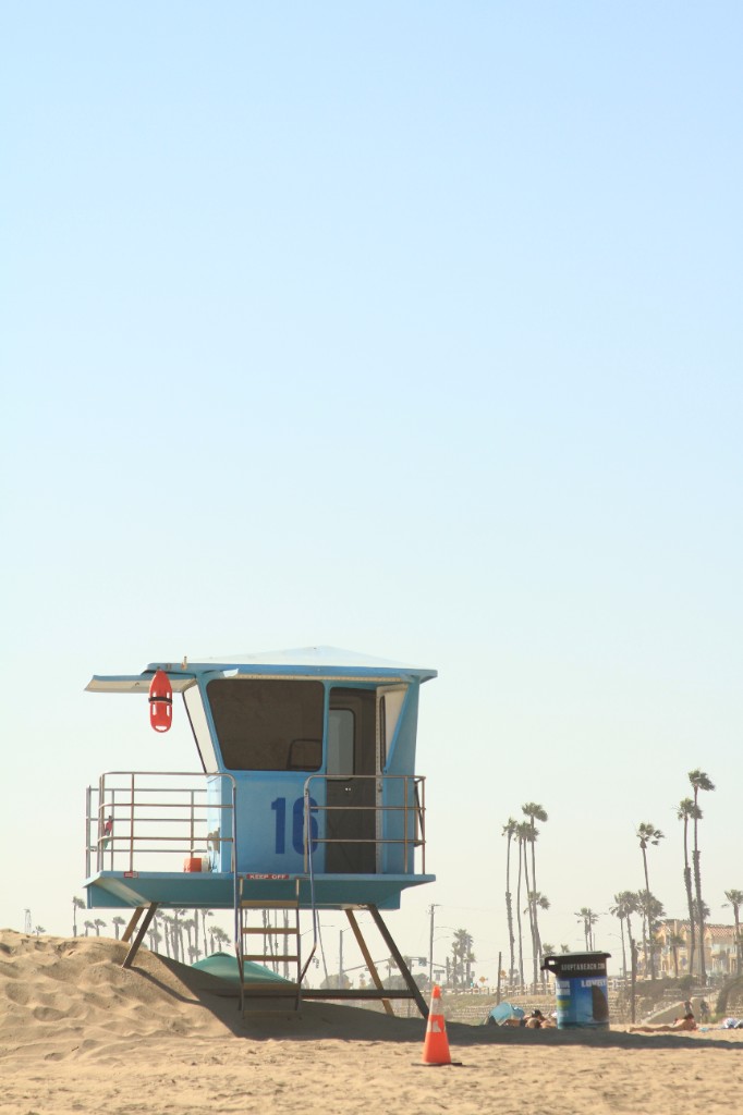 Coast — lifeguard tower 16 on bright sandy beach